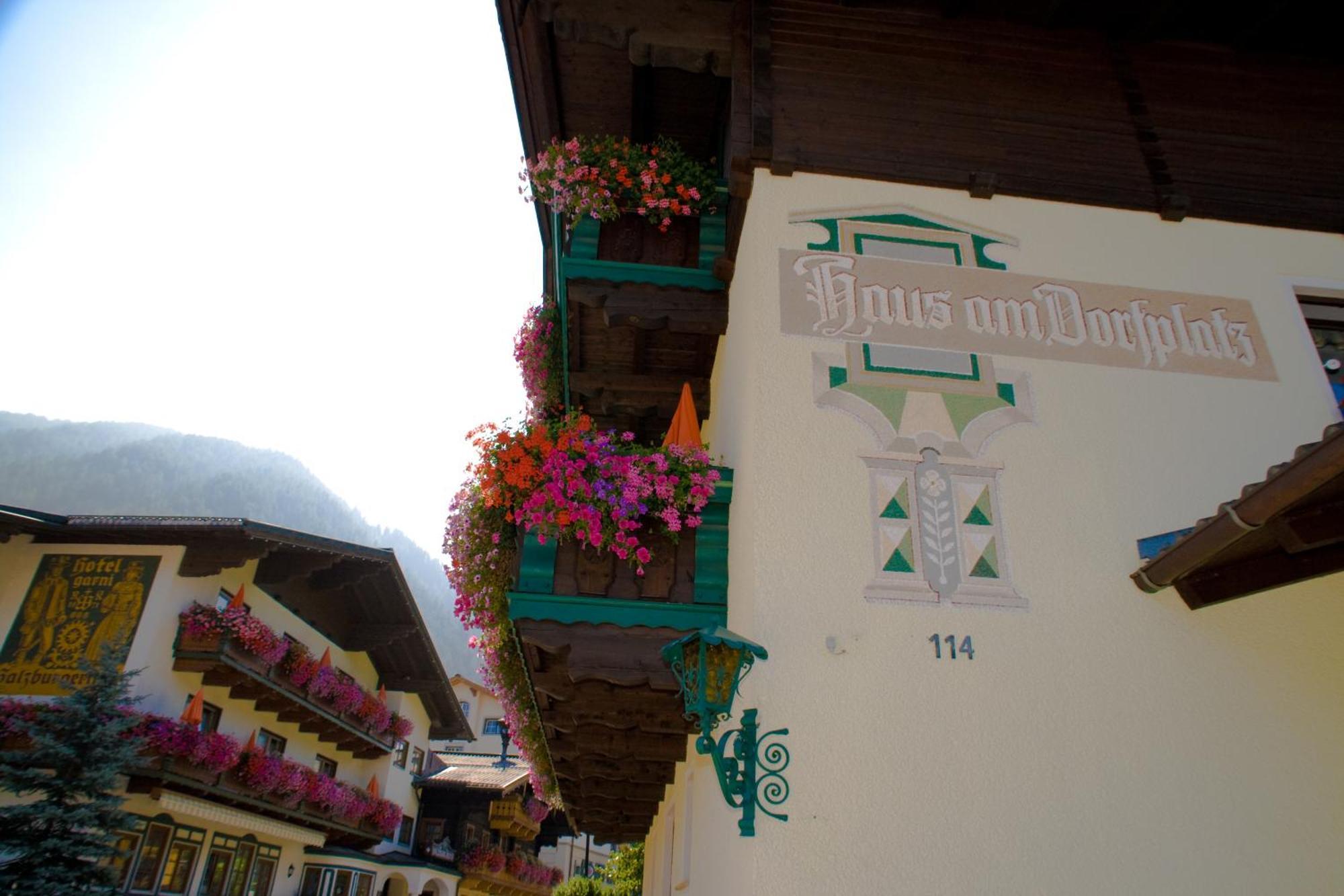 Pension Haus Am Dorfplatz Flachau Eksteriør billede