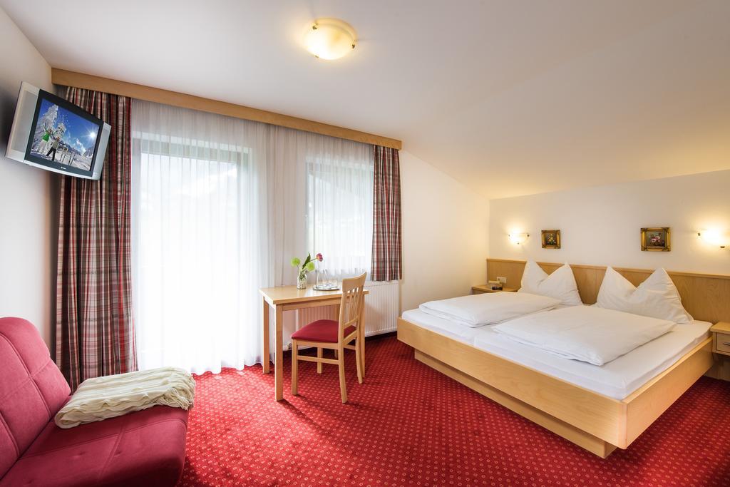 Pension Haus Am Dorfplatz Flachau Eksteriør billede